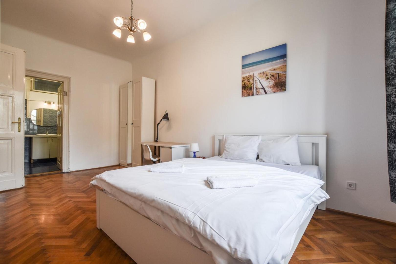 Cityscape Budget Kalvin Apartment *